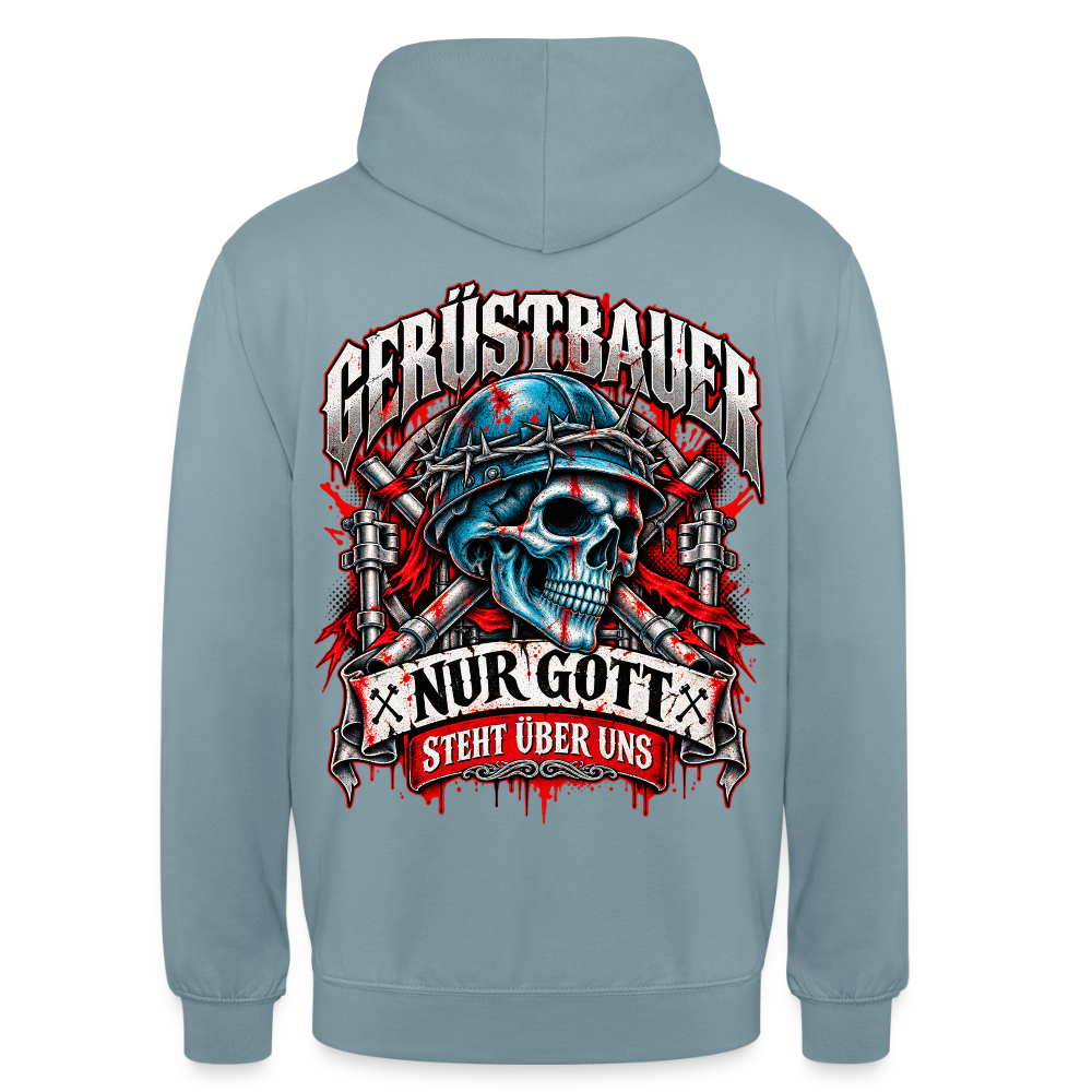 Gerüstbauer Nur Gott steht über uns – Gerüstbauer Hoodie in Nebelblau, Rückendruck: Totenkopf mit blauem Helm und Stacheldraht vor gekreuzten Ratschen, Banner „Nur Gott steht über uns“