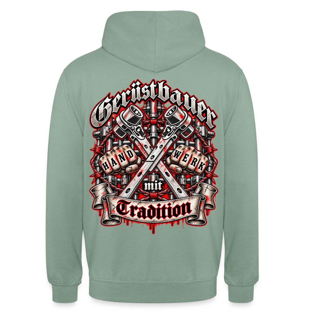 Gerüstbauer Handwerk – Gerüstbauer Hoodie in Graugrün, Rückendruck: Frakturschrift „Gerüstbauer“, gekreuzte Ratschen, Fäuste mit „Hand Werk“ und Banner „mit Tradition“