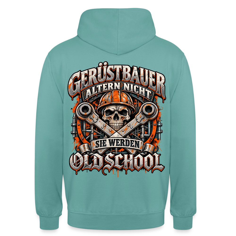 Gerüstbauer altern nicht – Gerüstbauer Hoodie in Pastelltürkis, Rückendruck: Totenkopf mit Helm vor gekreuzten Ratschen, Spruch „Gerüstbauer altern nicht – sie werden Oldschool“