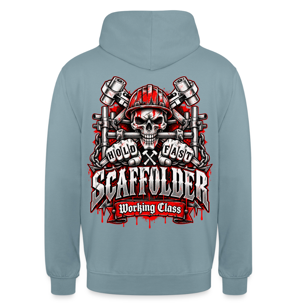 Scaffolder Hold Fast – Gerüstbauer Hoodie in Nebelblau, Rückendruck: Totenkopf mit rotem Helm und Gerüstrohr zwischen den Zähnen, Fäuste „Hold Fast“, Banner „Scaffolder – Working Class“
