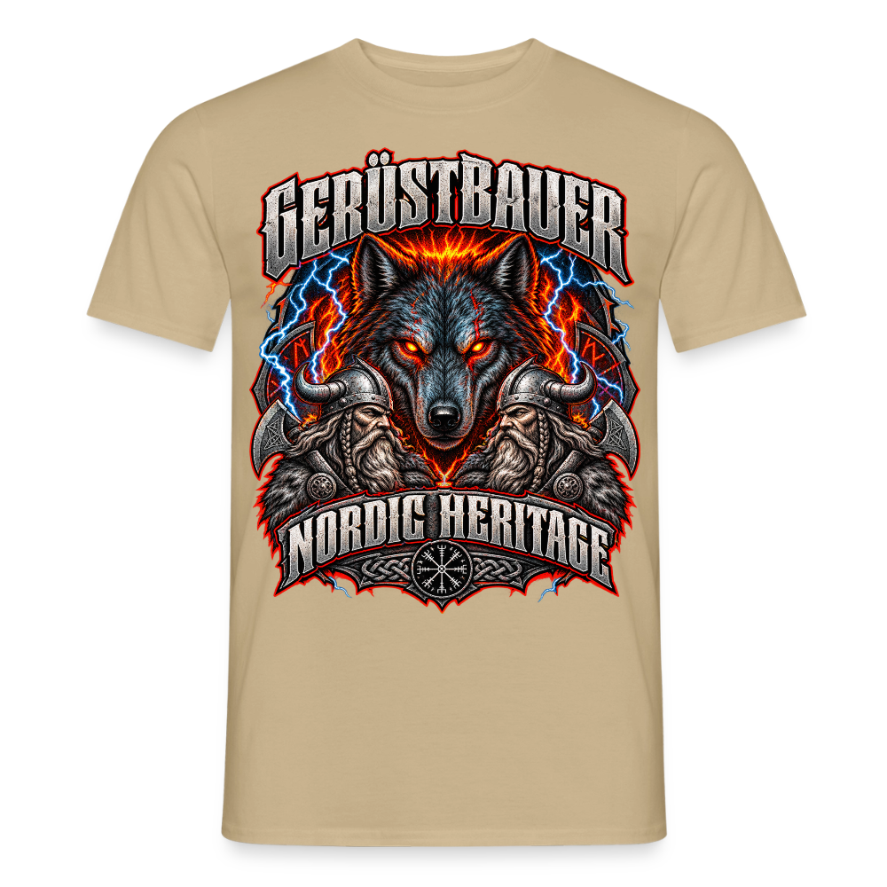 Gerüstbauer Nordic Heritage – Wolf – Gerüstbauer T-Shirt für Männer in Sandbeige: Wolf vor Feuer, Schriftzug „Gerüstbauer – Nordic Heritage“