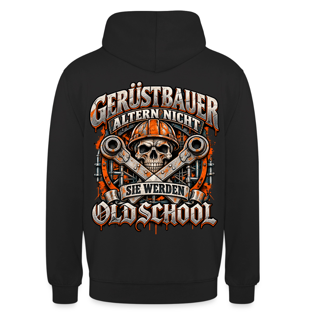 Gerüstbauer altern nicht – Gerüstbauer Hoodie in Schwarz, Rückendruck: Totenkopf mit Helm vor gekreuzten Ratschen, Spruch „Gerüstbauer altern nicht – sie werden Oldschool“