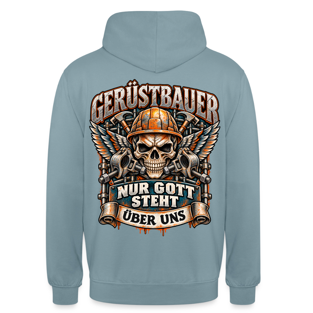 Gerüstbauer Nur Gott steht über uns – Gerüstbauer Hoodie in Nebelblau, Rückendruck: geflügelter Totenkopf mit Helm über gekreuzten Ratschen, Banner „Nur Gott steht über uns“