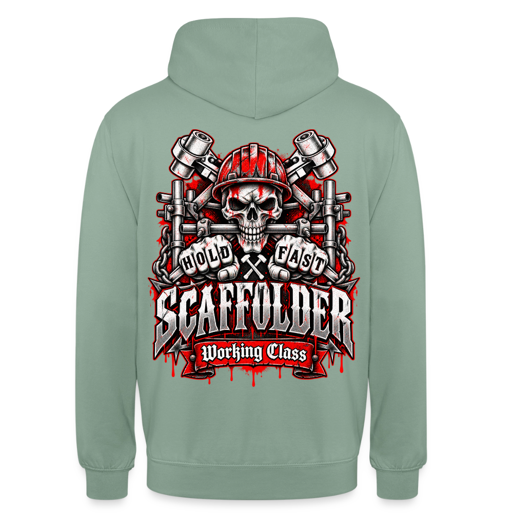 Scaffolder Hold Fast – Gerüstbauer Hoodie in Graugrün, Rückendruck: Totenkopf mit rotem Helm und Gerüstrohr zwischen den Zähnen, Fäuste „Hold Fast“, Banner „Scaffolder – Working Class“