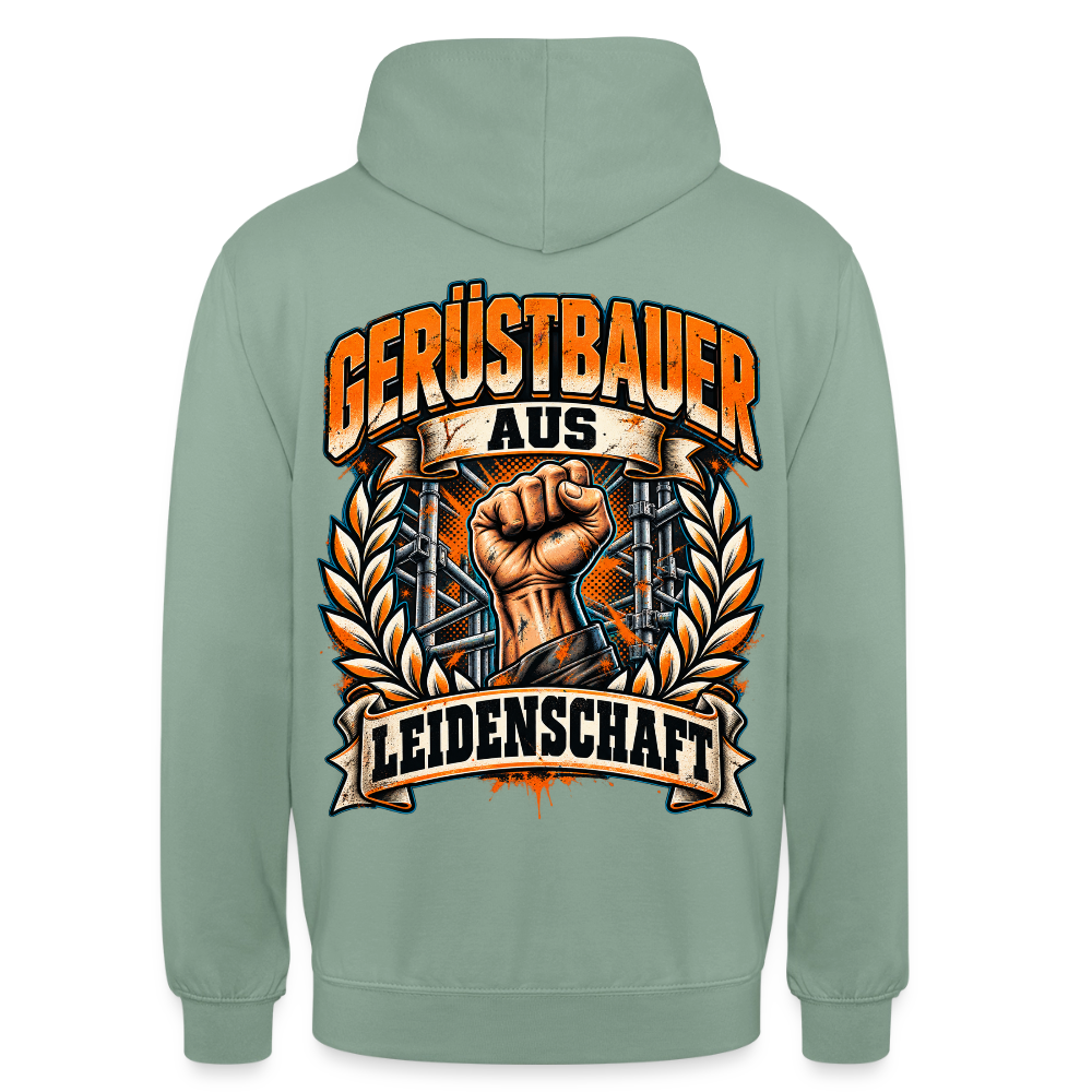 Gerüstbauer aus Leidenschaft – Gerüstbauer Hoodie in Graugrün, Rückendruck: geballte Faust im Lorbeerkranz vor Gerüst, Schriftzug „Gerüstbauer aus Leidenschaft“